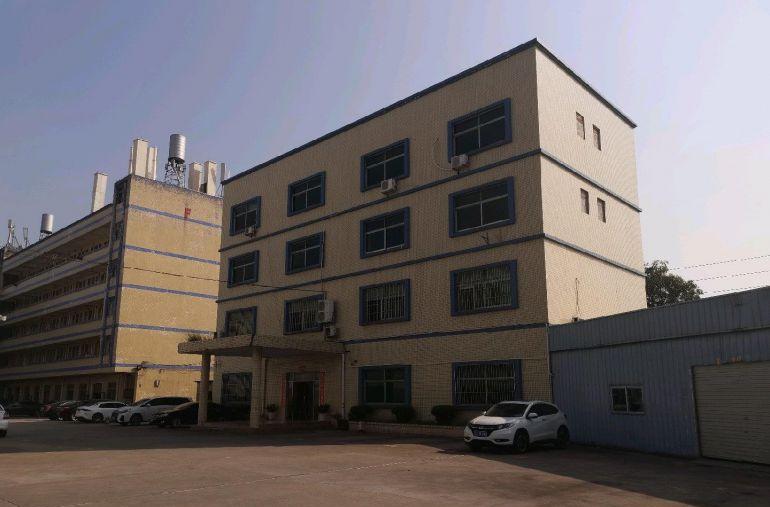 原房东一楼标准厂房，距华为1千米，钣金设备厂可优惠。