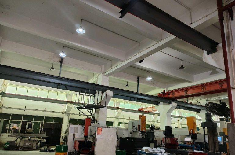 东莞市清溪镇罗马村一手房东工业厂房(1，3，4层)低价出租！