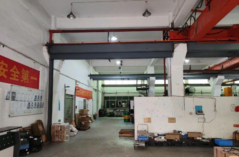 东莞市清溪镇罗马村一手房东工业厂房(1，3，4层)低价出租！