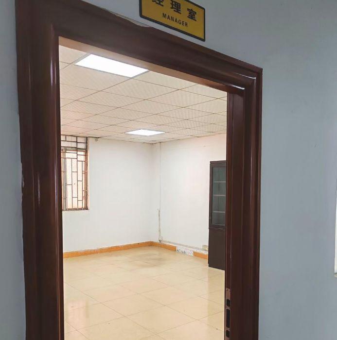 二楼水，电，气安装现成。适合电子厂随时可搬入开工！