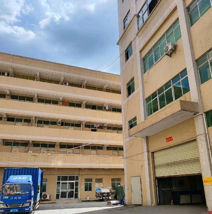 东莞市清溪镇罗马村一手房东工业厂房(1，3，4层)低价出租！