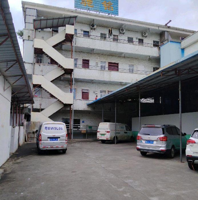 村委一楼临街厂房直招，可做加工，便利店，仓库，价格面议！