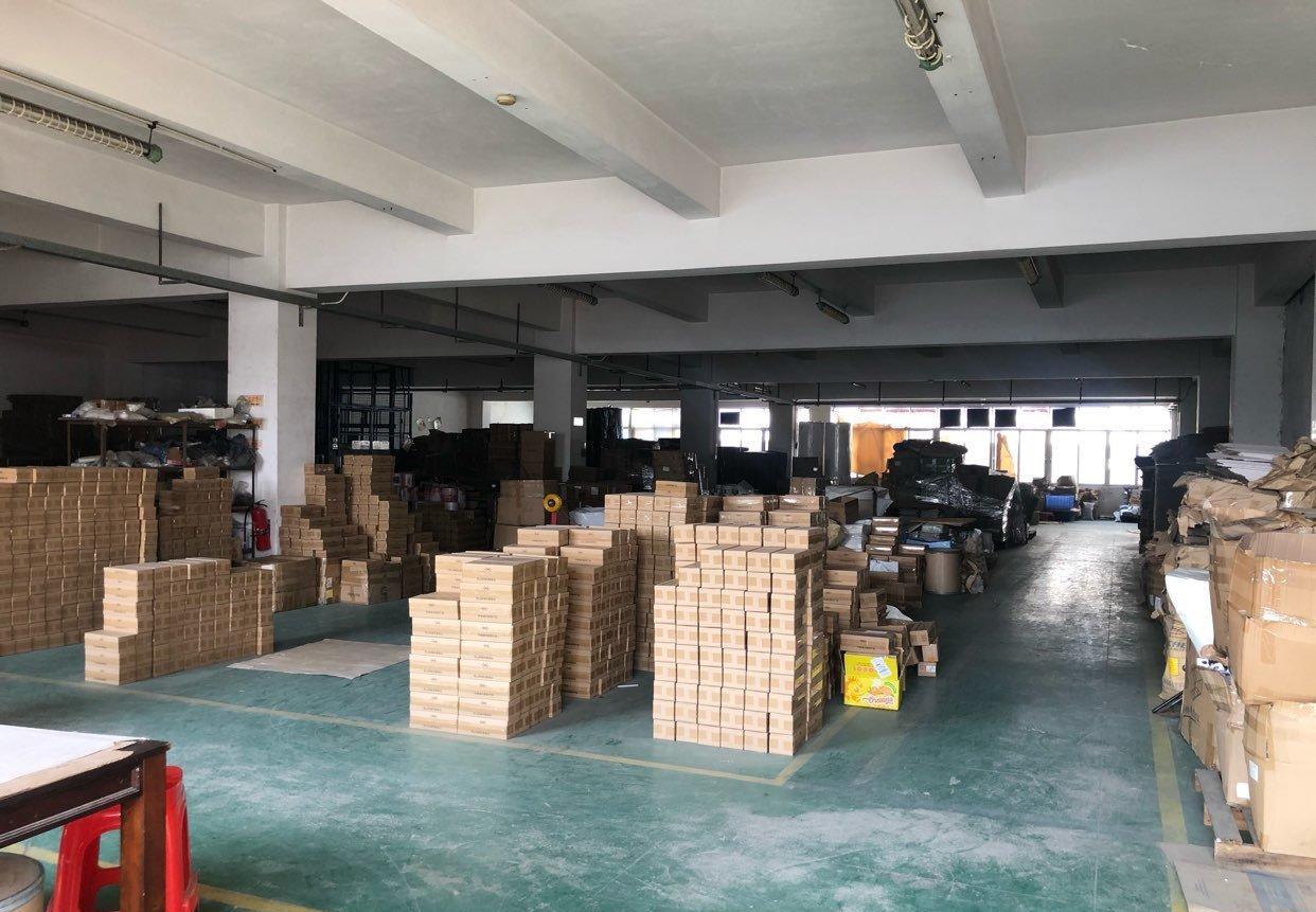 独立厂房分租，租第三层，带豪华办公室和配套男女洗水间