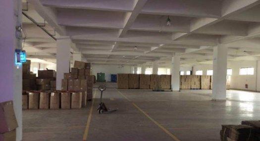 凤岗五联出租独门独院、层高5米4000平方，可分租