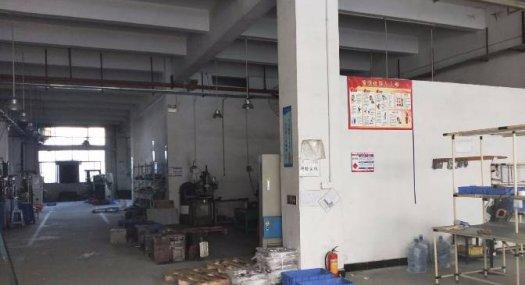 凤岗雁田出租标准一楼厂房1100平 适合五金塑胶行业