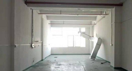 靠深圳 主干道旁 凤岗雁田楼上带装修办公室厂房出租1300平