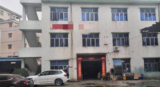 凤岗凤德岭出租三楼水电齐厂房800平，靠近大马路边