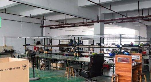 凤岗油甘铺天桥附近楼上小面积厂房出租350平带消防现成办公室