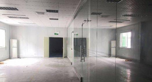 凤岗镇官井头二楼带吊顶精装修拎包入驻厂房600平方