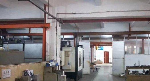 带行车 塘厦沙湖一楼水电齐全厂房900平出租 适合各行业