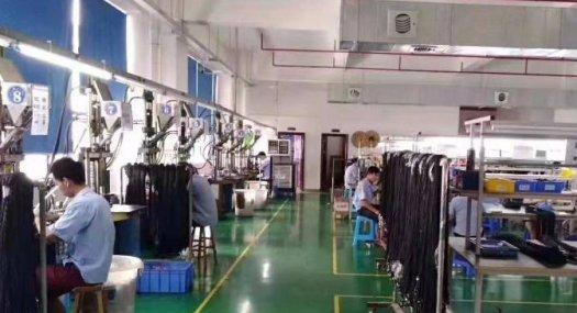 凤岗靠近深圳出租楼上精装修适合轻行业厂房1330平