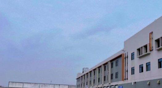 佛山南海 广佛交界主干道处，武广高铁、广州环城高速、穗盐公路旁；距广州、佛山两城市中心仅5公里左右。14077㎡ 库房租售层高5米