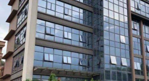 番禺市桥地铁口附近 13000平花园式厂房出售