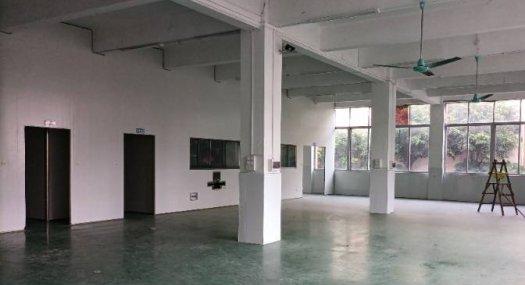 广州白云 白云区人和镇华盛南路129号10000㎡ 厂房租售层高4米 配电315KVA 独院 可分租