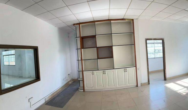 江北三新一二楼加起来820平，有三厢电，可做仓库或加工