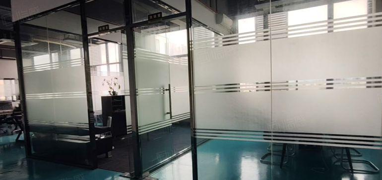 数码城一楼2000平有现成精装修办公室 厂房出租家具水电齐全