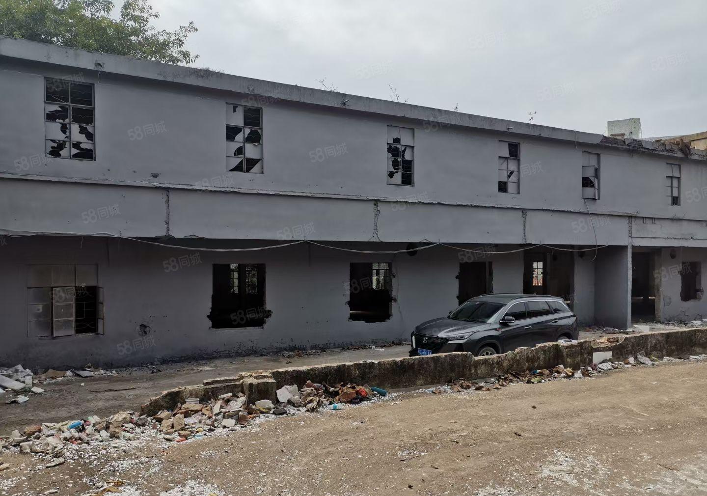 10元！10元！三栋小独院2500平米厂房出租 空地2000
