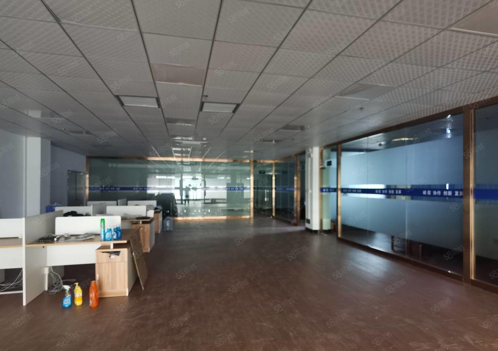 三栋工业园厂房四楼全新装修3000平米出租可以分租租金13元