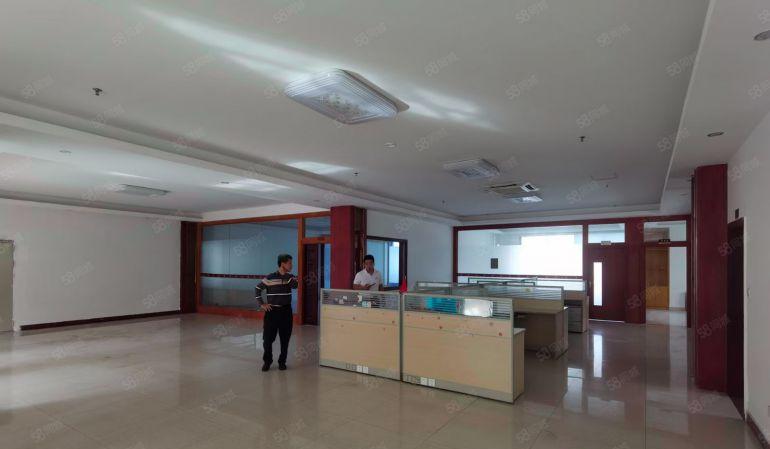 水口湖滨 楼上1200平带装修厂房租金8元 可分租