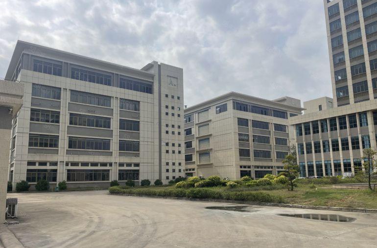 三栋10块双高速口红本厂房