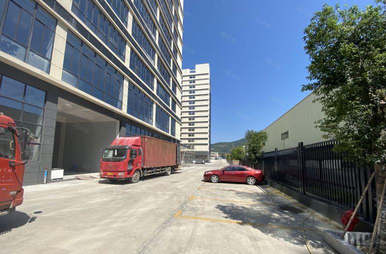 水口原房东价格便宜适合仓库门窗五金电商等行业两部两吨货梯