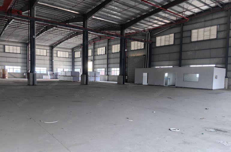 三栋镇1400平独院钢构，层高8米，空地800平，可分租