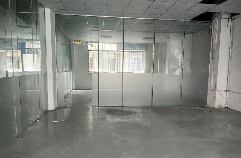 小金口独院2层800平厂房出租，有货梯，独门独院