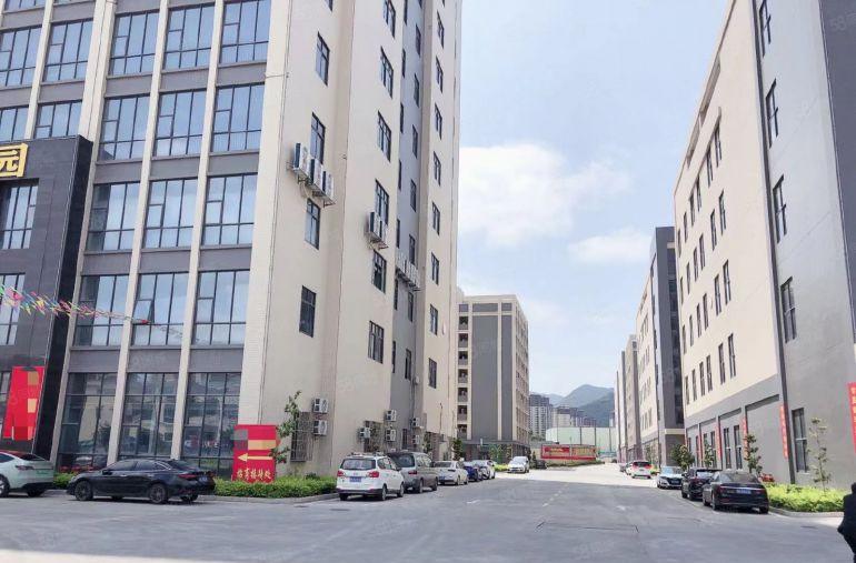 小金口楼上1500平带装修，主线到位，园区空地大厂房仓库出租