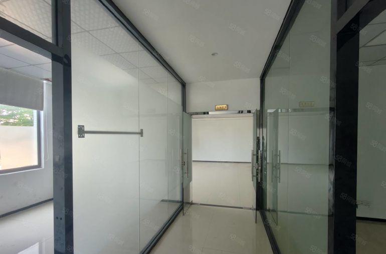 三栋数码园北区一楼标准厂房1650平米带装修出租，价格实惠