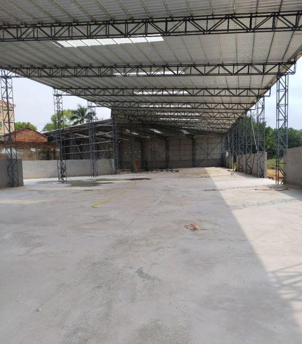 新出村委厂房2000平钢构仓库实际面积出租13元可进拖头