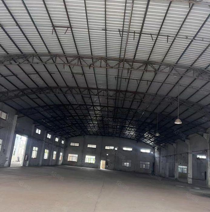 河南岸路边厂房900平方，有现成办公室，能进大车