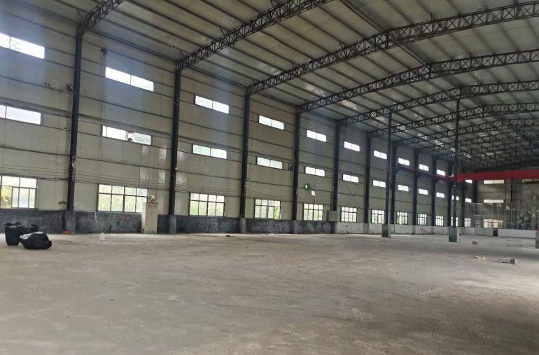 三栋厂房出租。2600平独院钢构，层高8.5米，院子空地大