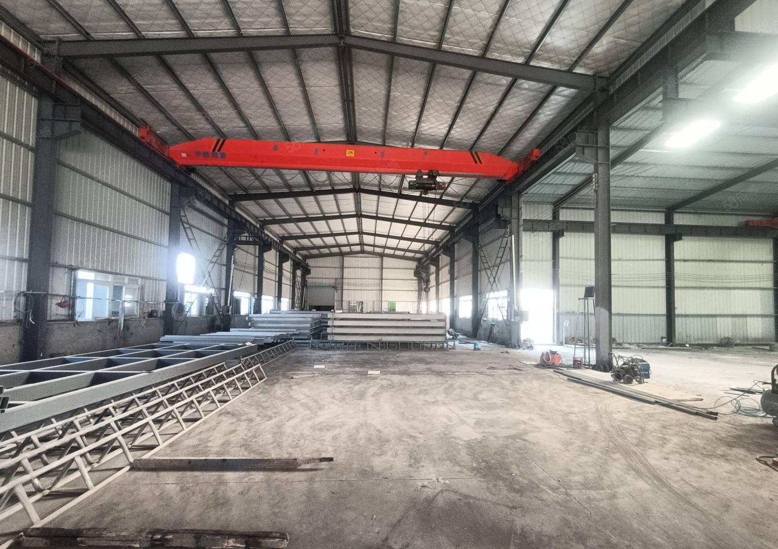 带航车，小金口大路边9米高钢构1000平方出租，航车免费使用