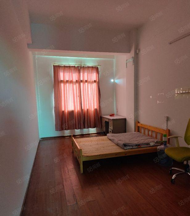 惠城区小金口金龙大道大路边独门独院2300平方厂房出租，