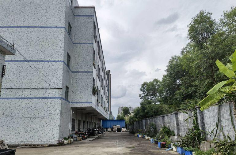 东江工业区独门独院两层5000平精装修厂房低价出租 可分租