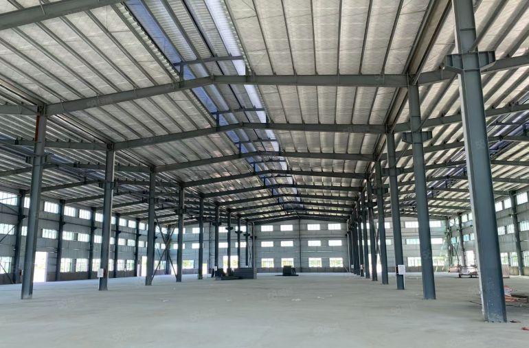 三栋厂房出租。2600平独院钢构，层高8.5米，院子空地大