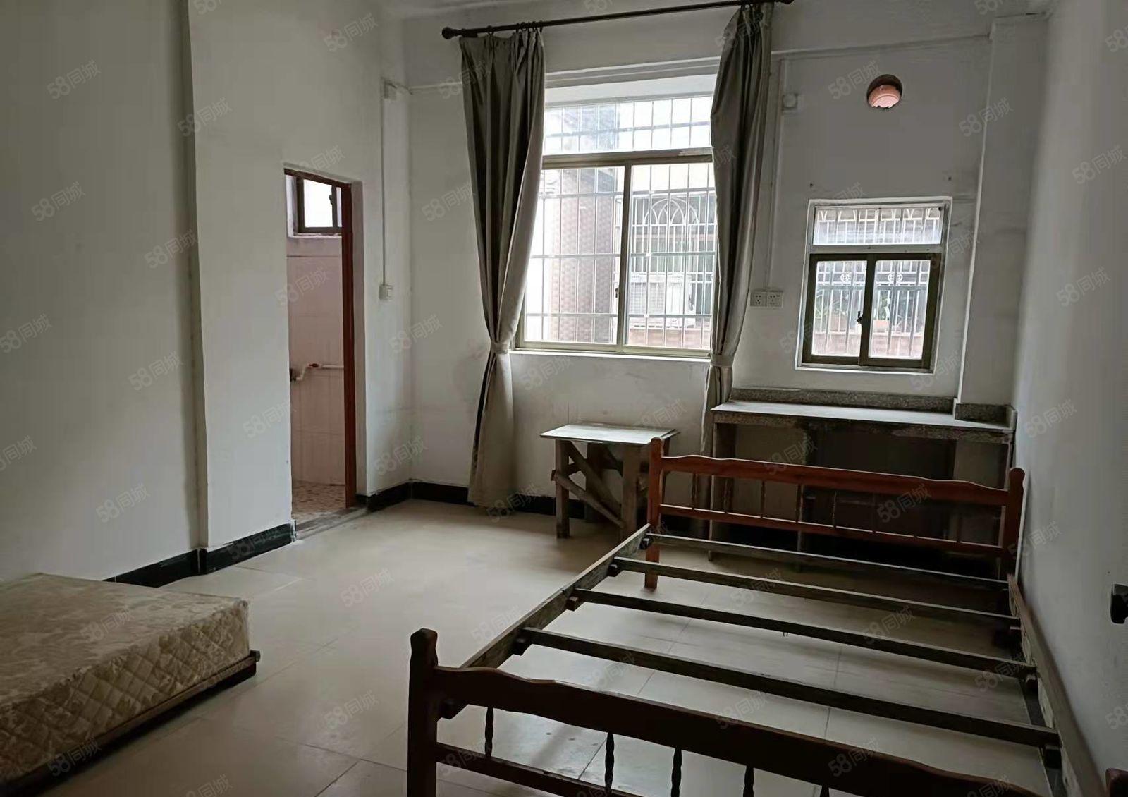 南部新城三栋市场 旁边整栋2至6层装修好招租 做好27套一房