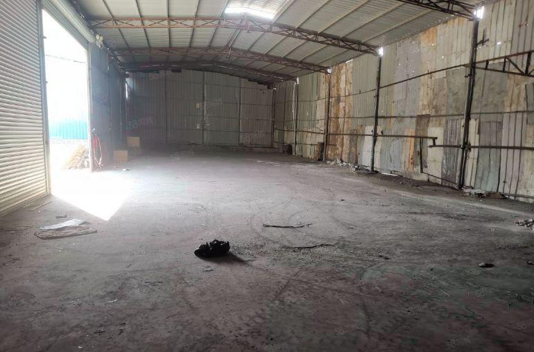 下角火车西站旁1200独院钢构厂房出租 可分租