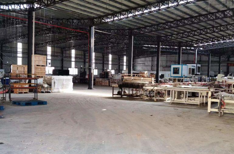 三栋数码园工业区 毗邻潮莞高速出入口 有2500平方厂房出租