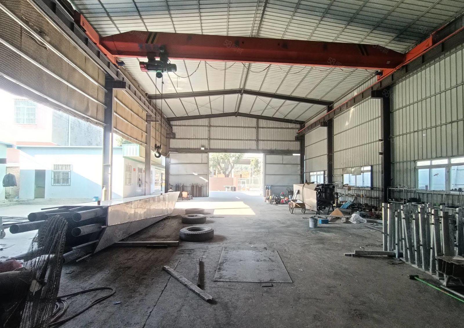 带航车，小金口大路边9米高钢构1000平方出租，航车免费使用