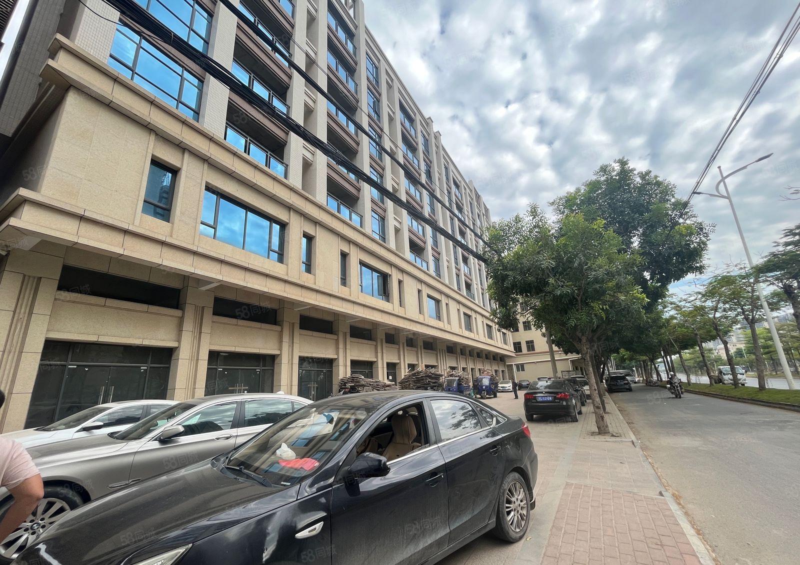 惠州大道边，一楼500平方，空地超大，适合卖场展厅封行业