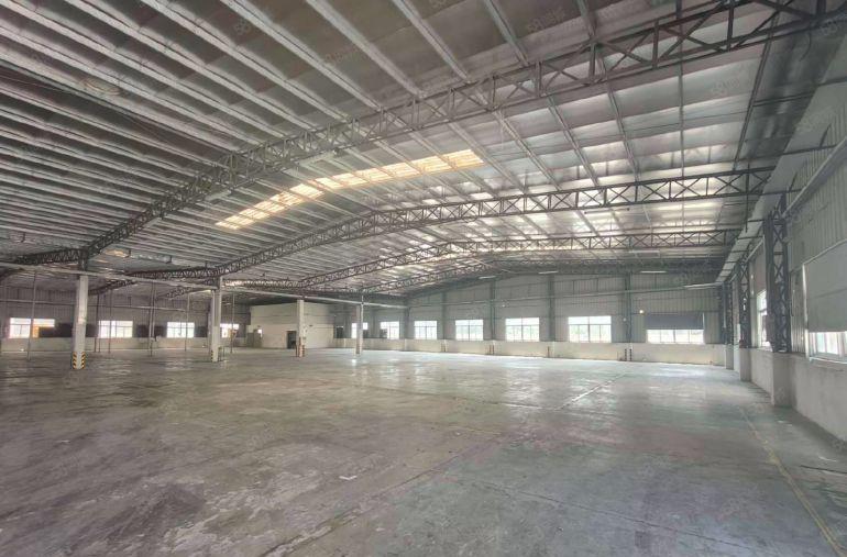 马安独门独院钢结构4000平米出租，现成装修，空地大