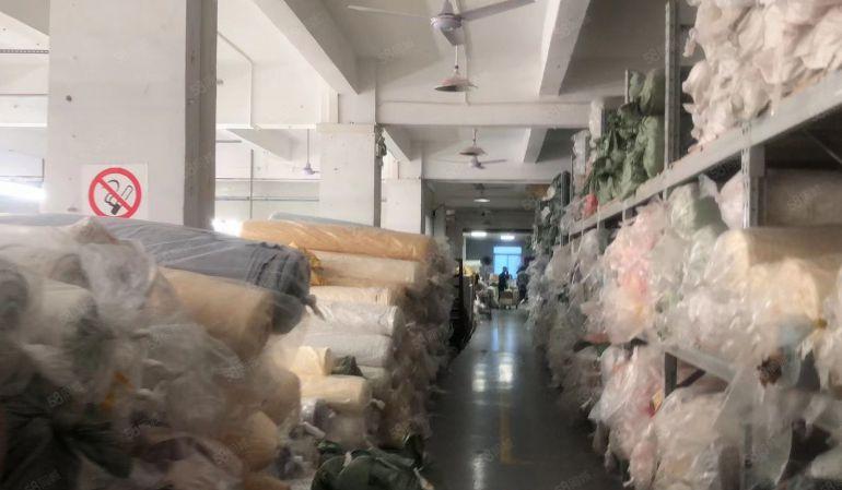 水口龙湖新空出二楼1200平现成装修厂房低价出租