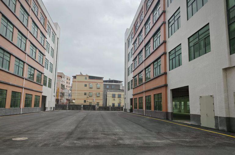 三栋数码园新空出一楼4200平米厂房招租