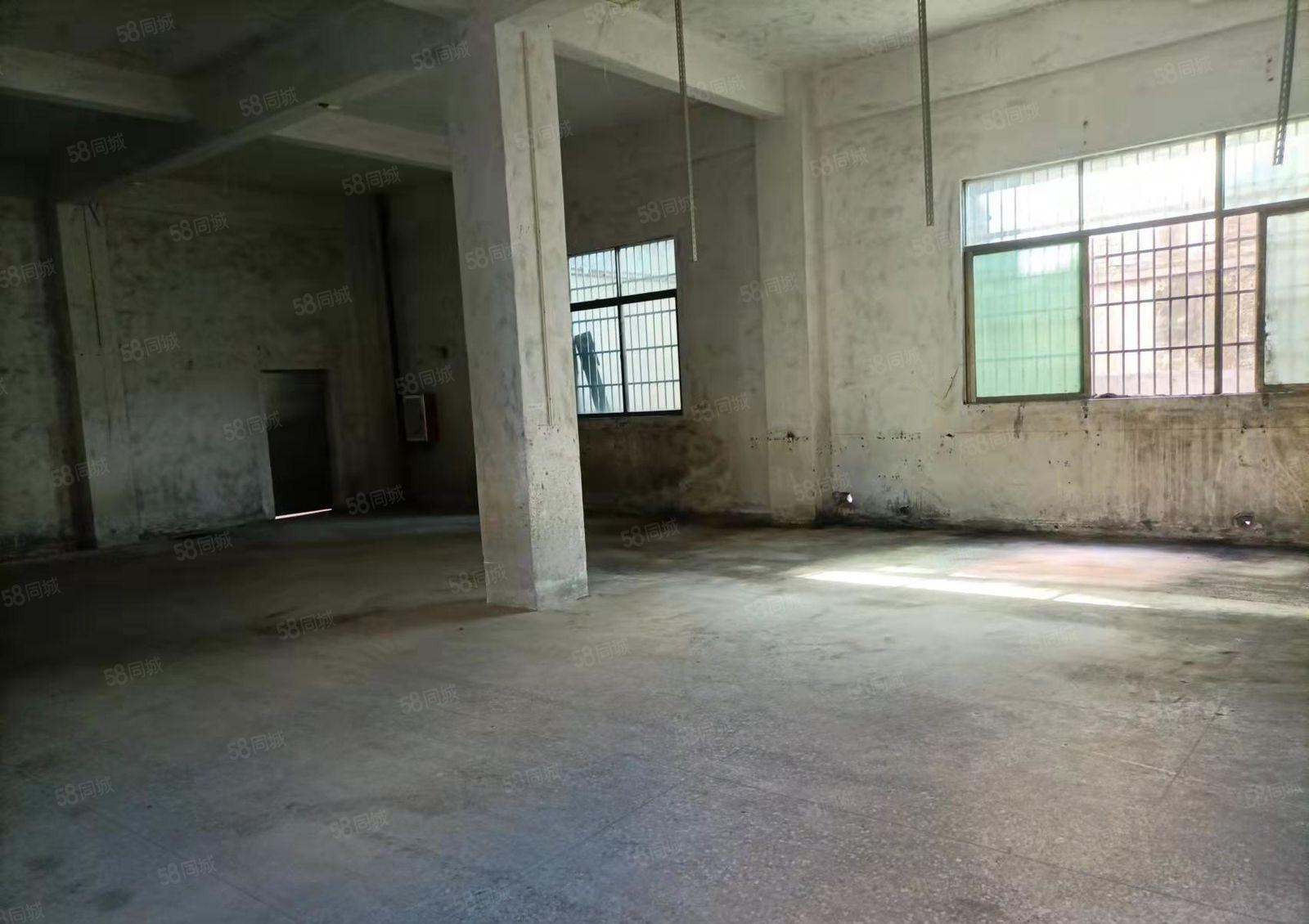 小金口柏岗原房东独门独院厂房，三层，共1650平方，价格超低