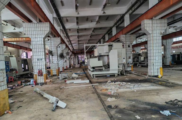 三栋重工业厂房出租 层高10米 带行车 可办环评 不限行业