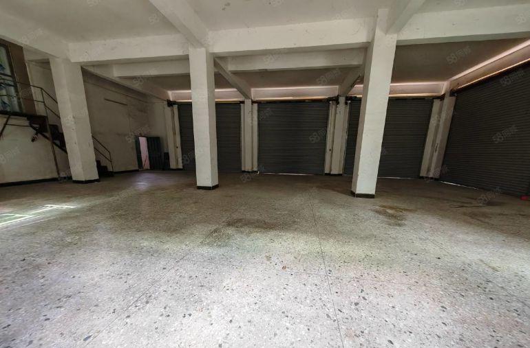 水口龙湖一二楼700平，有三相电，门口空地大