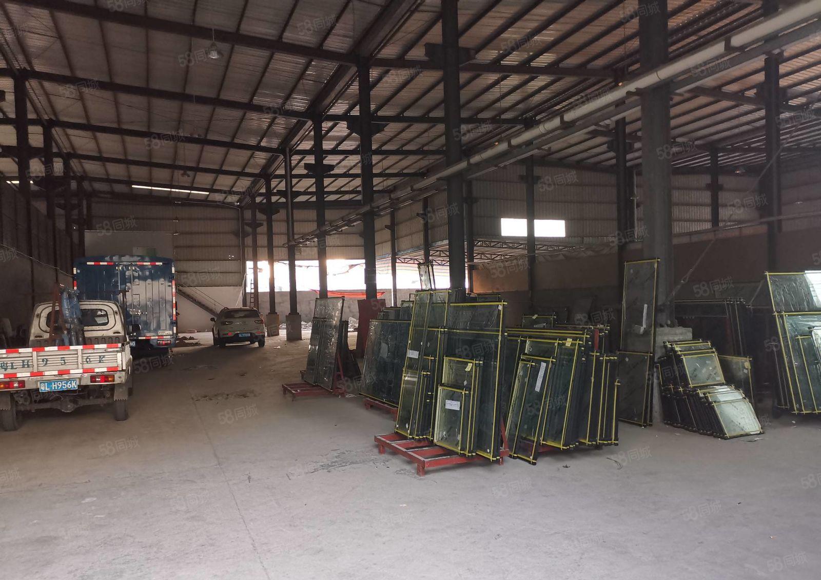 河南岸 钢构厂房出租 高度9米 交通方便 路边