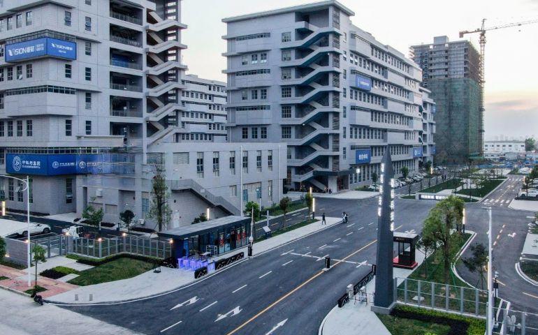 水口一楼厂房3200平方，二楼3200平方可分租，8元