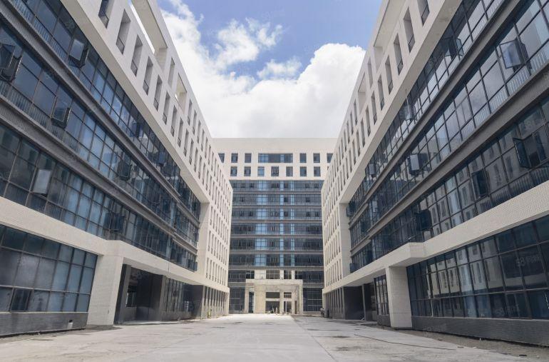 新出独栋原房东！开发区新建高标准厂房仓库15000平出租